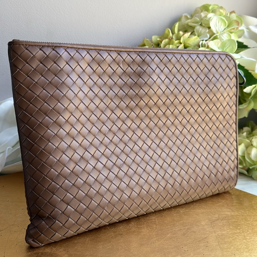 Bottega Veneta Intrecciato Document Holder Portfolio in Brown Calfskin Leather
